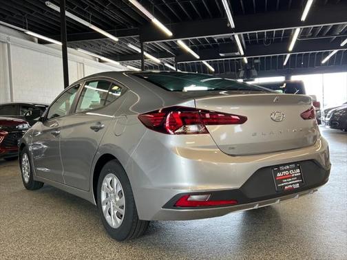 2020 Hyundai ELANTRA SE