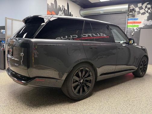 Carpathian Grey Metallic (1au) 2023 Land Rover Range Rover P400 SE
