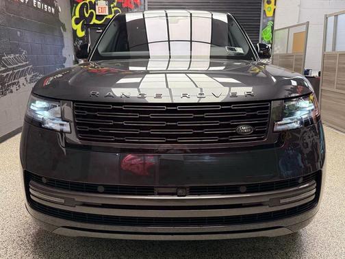 Carpathian Grey Metallic (1au) 2023 Land Rover Range Rover P400 SE