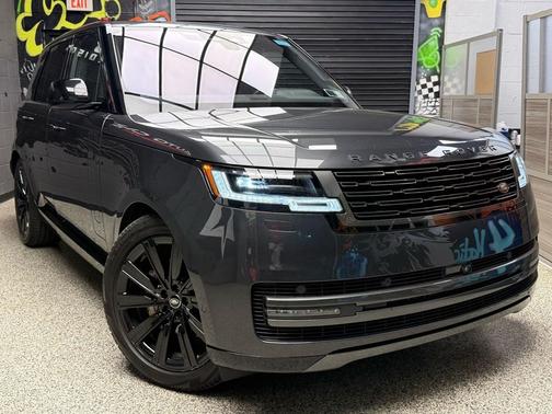 Carpathian Grey Metallic (1au) 2023 Land Rover Range Rover P400 SE