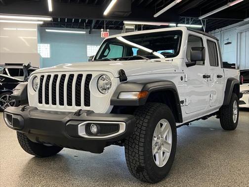 2023 Jeep Gladiator Sport S