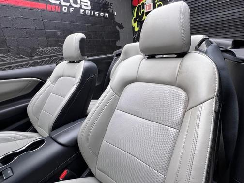 Yellow Splash Metallic Tri-Coat (rh) 2024 Ford Mustang EcoBoost Premium