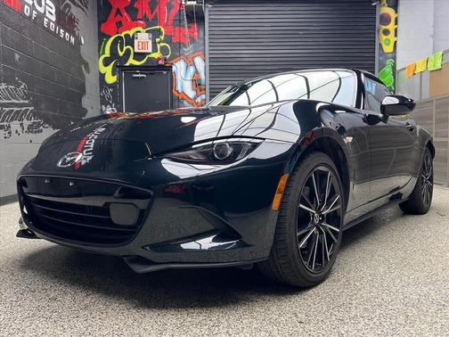 Jet Black Mica (41w) 2025 Mazda MX-5 Miata RF Grand Touring