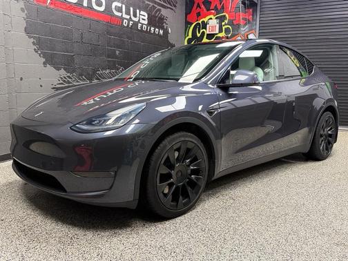 2021 Tesla Model Y AWD Long Range 4dr Crossover