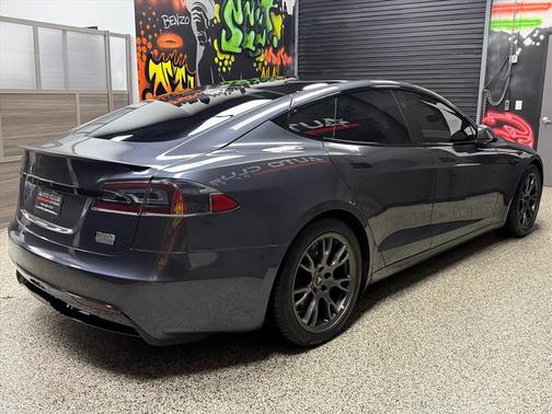 2021 Tesla Model S Plaid