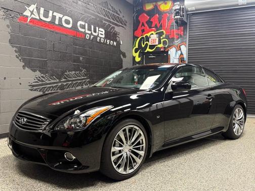 2015 INFINITI Q60 Base