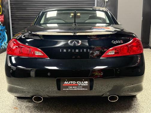 2015 INFINITI Q60 Base