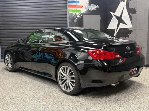 2015 INFINITI Q60 Base