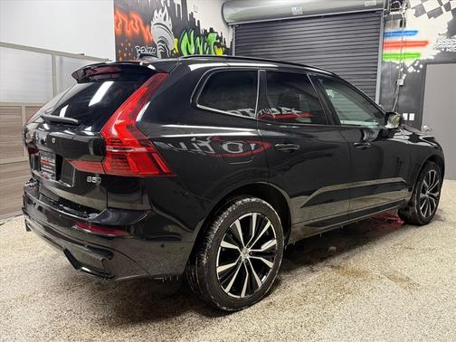 2024 Volvo XC60 B5 Plus Dark Theme