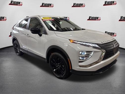 White Diamond 2024 Mitsubishi Eclipse Cross LE