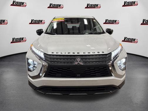 White Diamond 2024 Mitsubishi Eclipse Cross LE
