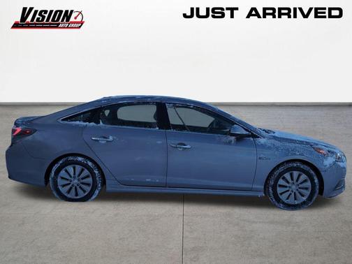 2016 Hyundai SONATA Hybrid SE