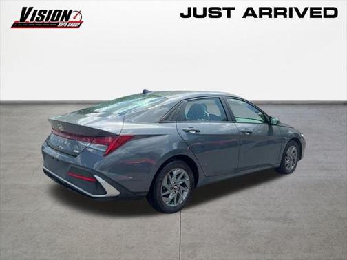 2024 Hyundai ELANTRA HEV Blue