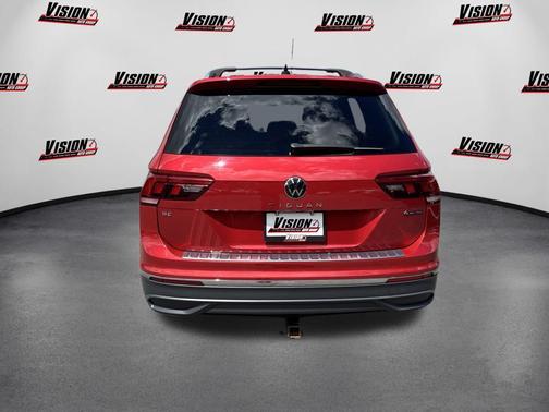 Kings Red Metallic 2022 Volkswagen Tiguan 2.0T SE 4MOTION