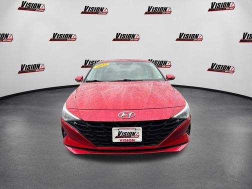 2022 Hyundai ELANTRA SE