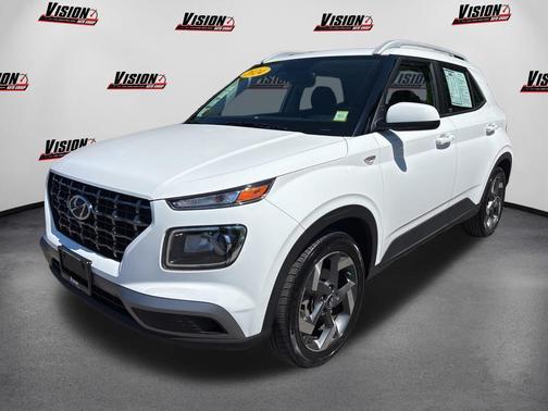 Lunar White 2024 Hyundai VENUE SEL