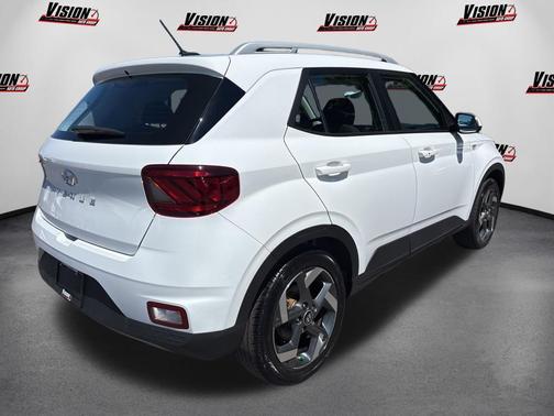 Lunar White 2024 Hyundai VENUE SEL