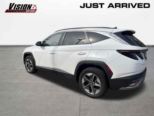 Serenity White Pearl 2025 Hyundai TUCSON SEL Convenience