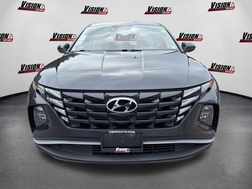 Dark Gray Metallic 2024 Hyundai TUCSON SE