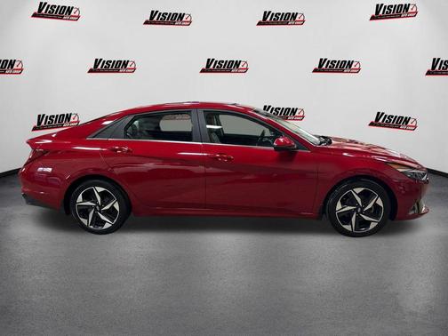 2022 Hyundai ELANTRA Limited