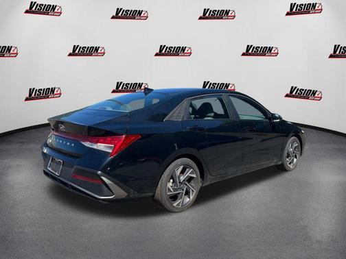 2025 Hyundai ELANTRA SEL