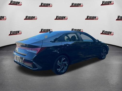 2025 Hyundai ELANTRA SEL