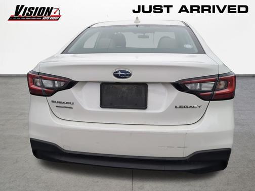 Crystal White Pearl 2022 Subaru Legacy Premium