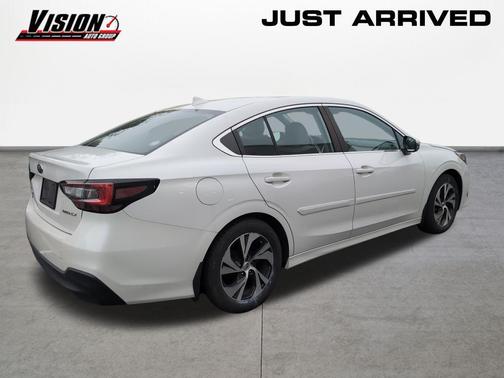 Crystal White Pearl 2022 Subaru Legacy Premium