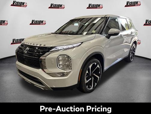 White Diamond 2024 Mitsubishi Outlander SE 2.5 S-AWC