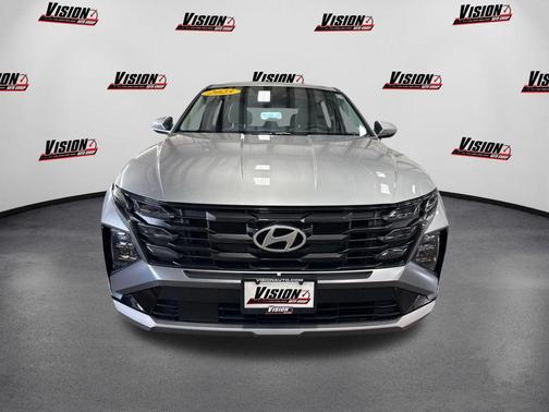 Shimmering Silver 2025 Hyundai TUCSON SE