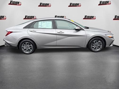 Fluid Metal 2024 Hyundai ELANTRA SEL