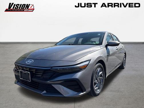 Fluid Metal 2024 Hyundai ELANTRA SEL