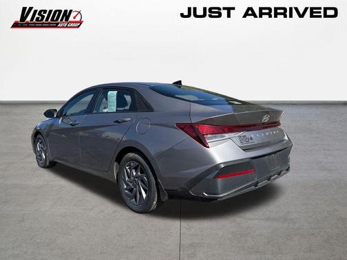 Fluid Metal 2024 Hyundai ELANTRA SEL