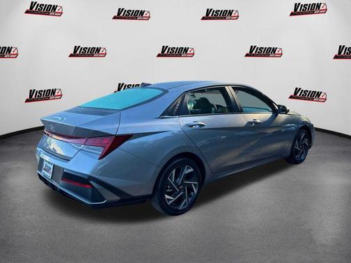 2025 Hyundai ELANTRA SEL