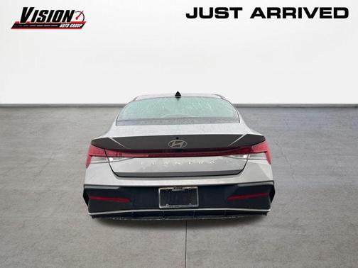 2025 Hyundai ELANTRA SEL