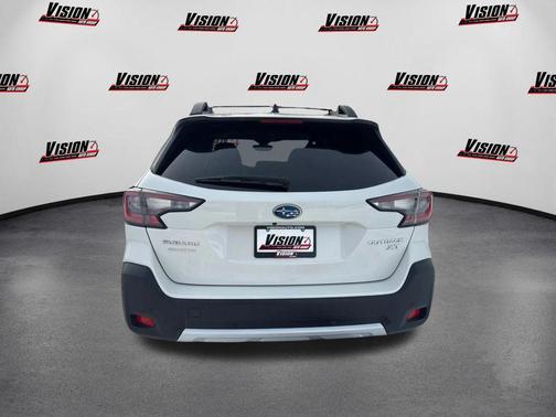 Crystal White Pearl 2023 Subaru Outback Limited XT