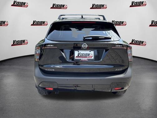 Super Black 2025 Nissan Kicks SV