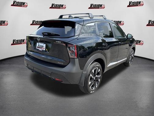 Super Black 2025 Nissan Kicks SV