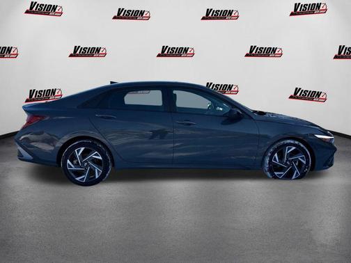 2025 Hyundai ELANTRA HEV SEL Sport