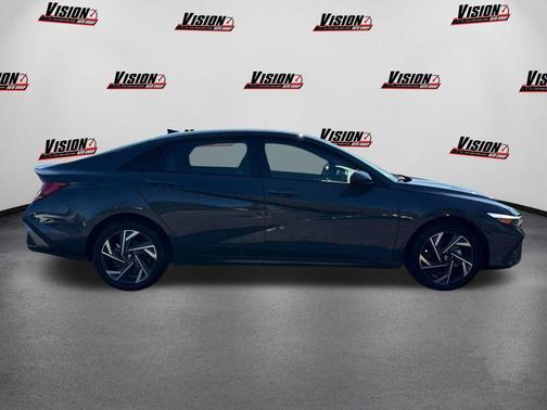 2025 Hyundai ELANTRA HEV SEL Sport