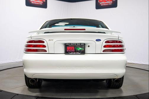 Crystal White Clearcoat 1995 Ford Mustang Base
