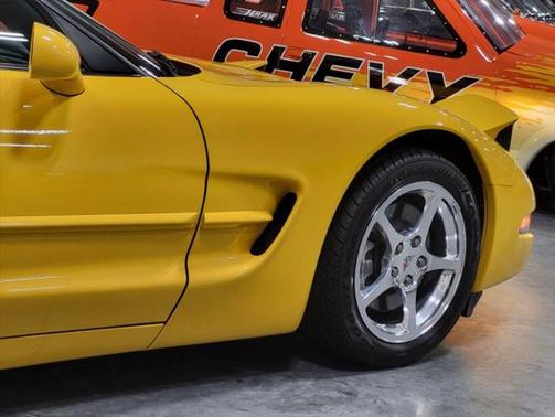 2001 Chevrolet Corvette Base