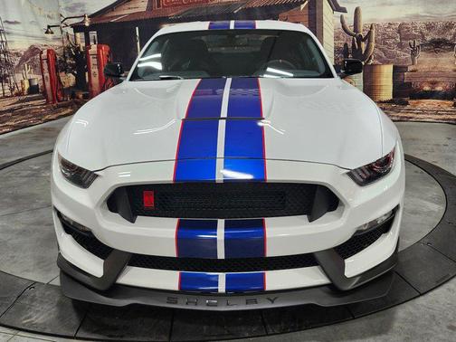 2016 Ford Shelby GT350R Base