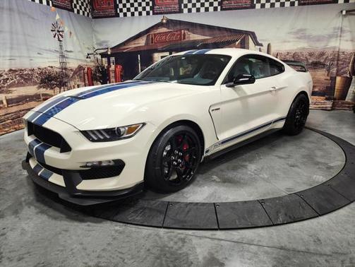 2020 Ford Shelby GT350R Base