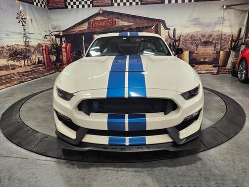 2020 Ford Shelby GT350R Base