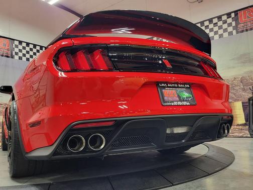 2017 Ford Shelby GT350R Base