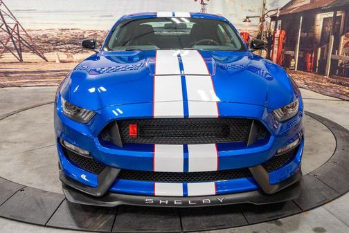 2017 Ford Shelby GT350R Base