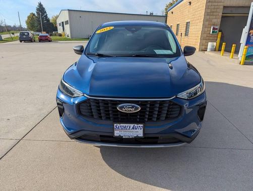 Atlas Blue 2023 Ford Escape Active