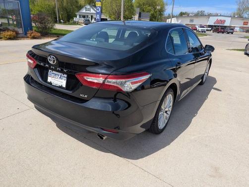 Midnight Black Metallic 2018 Toyota Camry XLE