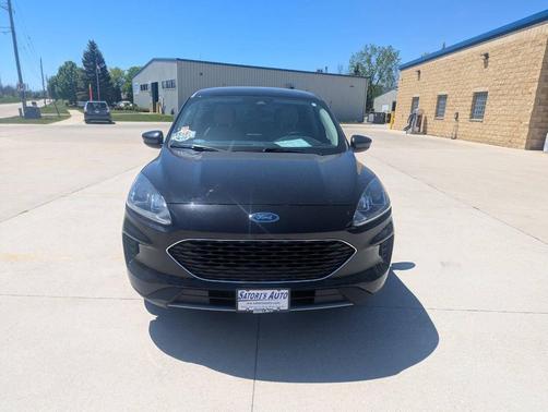 Agate Black Metallic 2020 Ford Escape SE